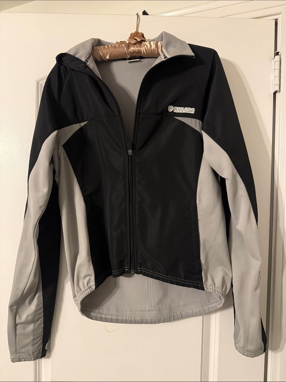 Pearl Izumi Black and Light Gray Women's Utility Cycling Jacket - medium